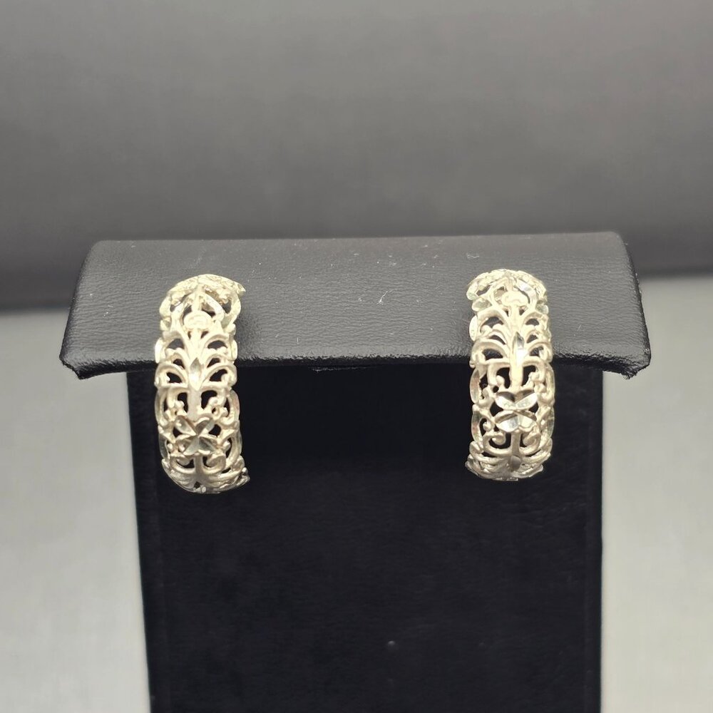 VTG Sterling Silver Diamond Cut Filigree Floral Half Hoop Earrings .75" Signed M - Picture 10 of 10